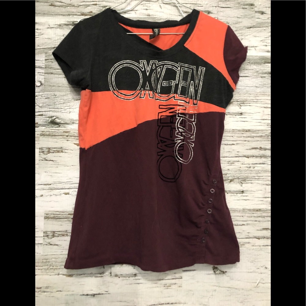 Oxygen Color Block tee w/ right lower side ruched